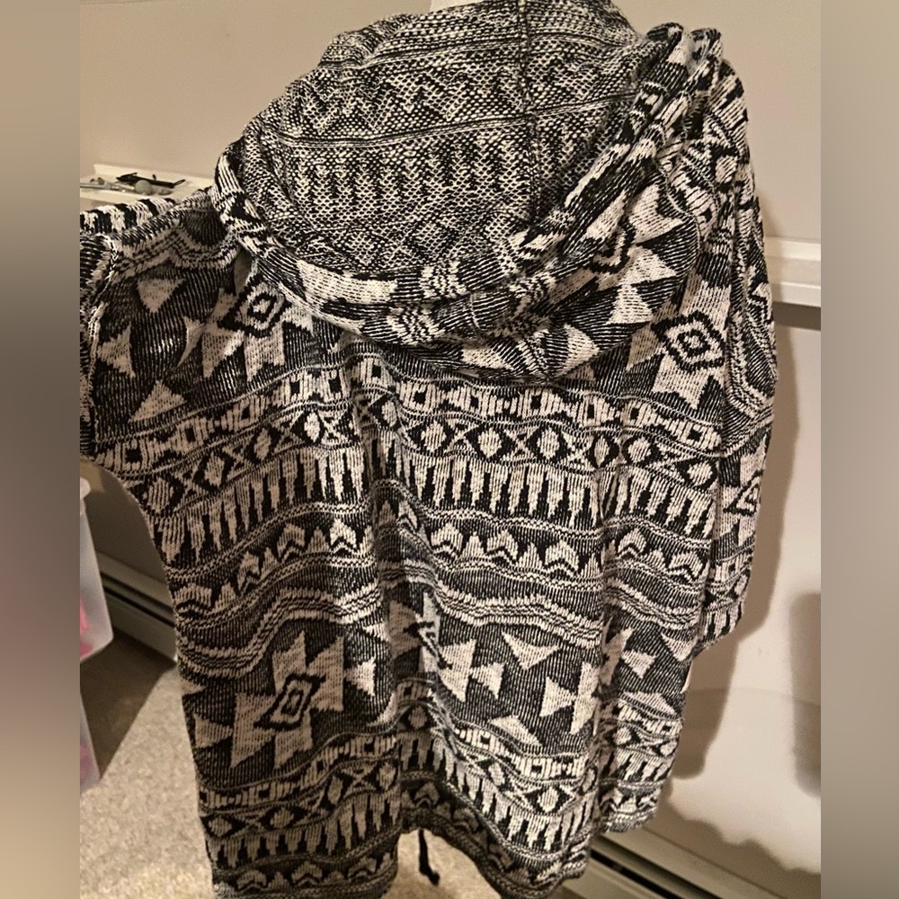 American Eagle Outfitters Black and White Knit Hoodie - Picture 6 of 8